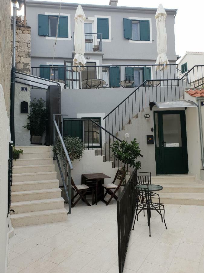 Bed & Breakfast Golden 3*